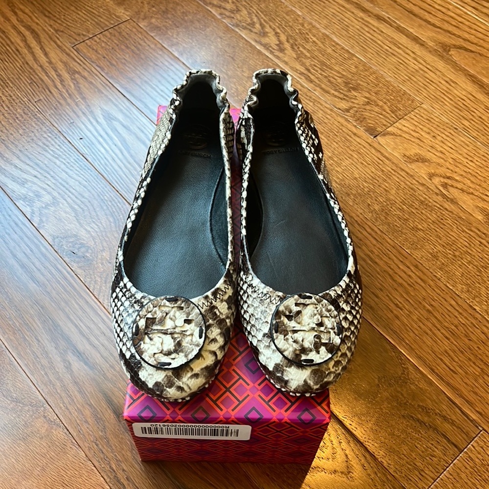 Tory burch Minnie travel ballet. NWOT